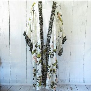 Umgee Kimono floral, polka dot and lace